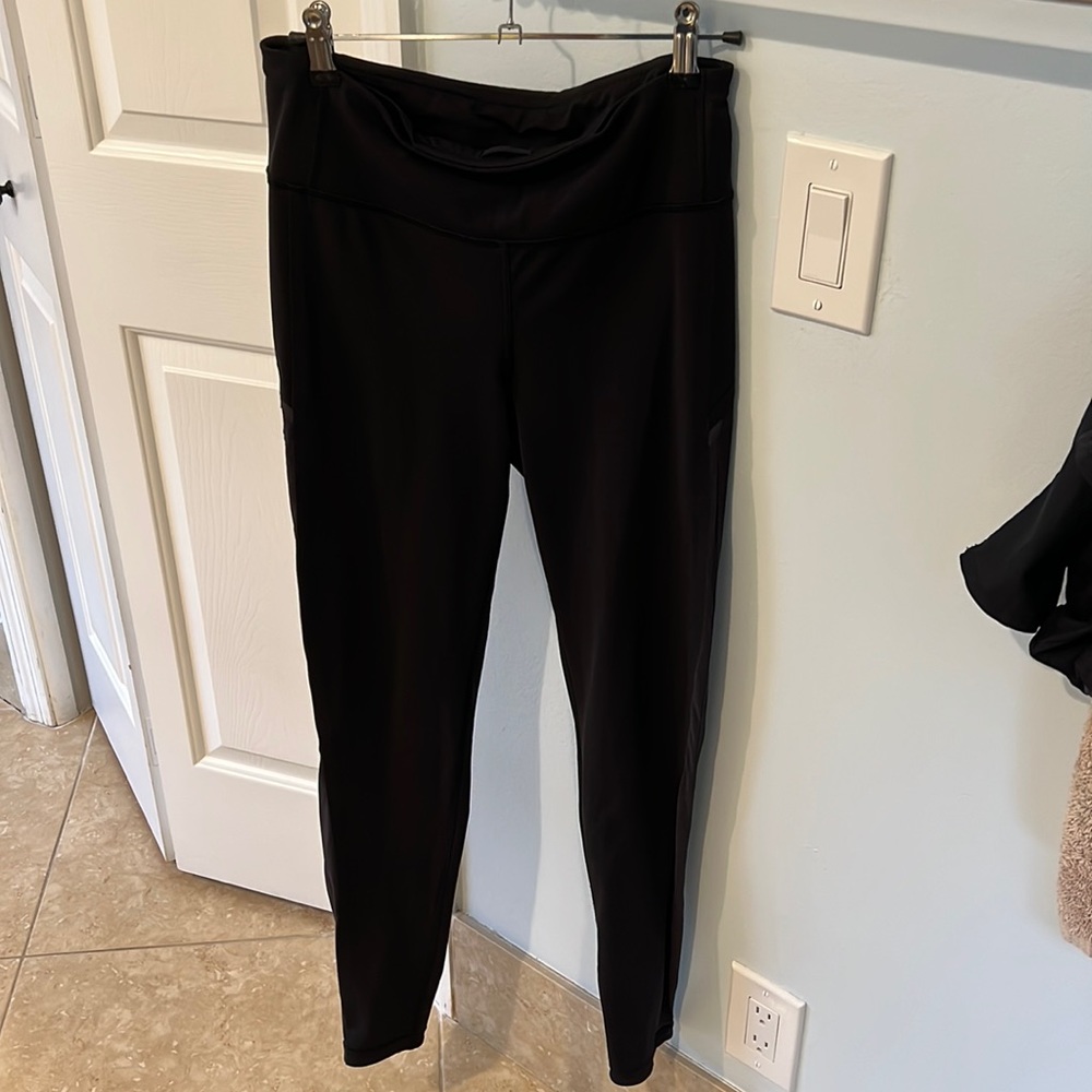 Lululemon black high waisted leggings s 8 , 28”